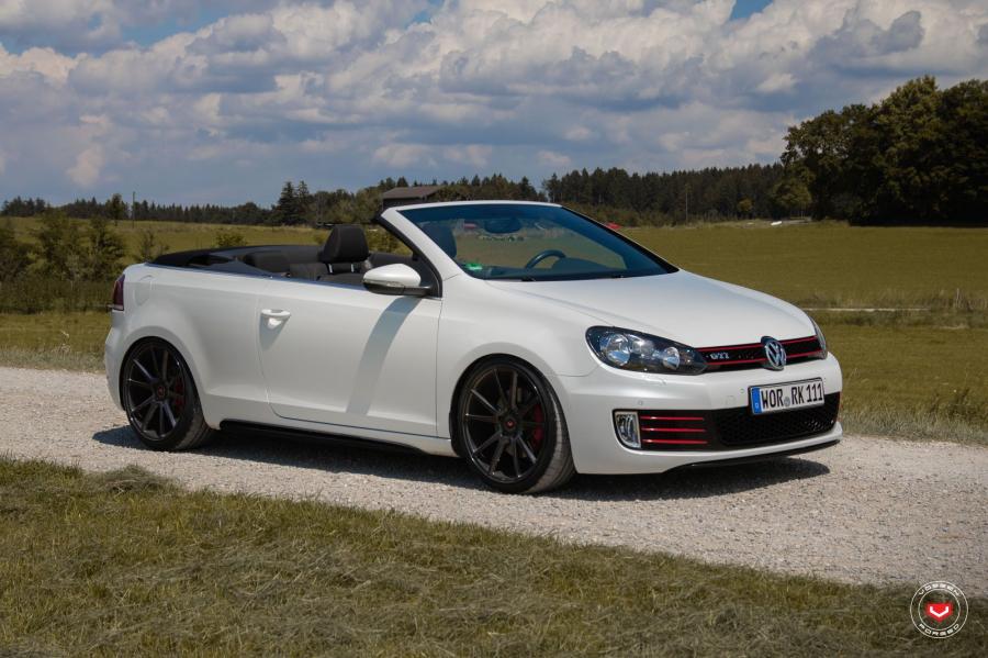  Volkswagen Golf GTi Cabriolet on Vossen Wheels (VPS-310) 2018 года  (фото 1 из 42)